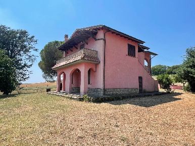 Foto Rustico a Roccastrada di 150 m² con 7 locali in vendita