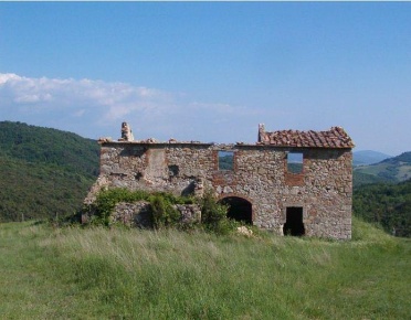 Foto Rustico in Via Val di Lopia, Riparbella di 350 m² con 10 locali