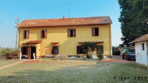 Foto Rustico a Mortara Casoni Di Sant'Albino di 200 m² con 4 locali