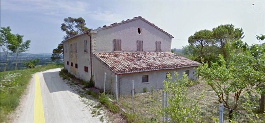 Foto Rustico a Fossombrone di 200 m² con 9 locali in vendita