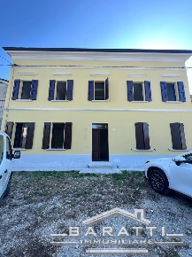 Foto Rustico a Pegognaga di 150 m² con 10 locali in vendita