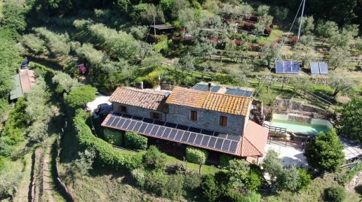 Foto Rustico a Lamporecchio Centro di 405 m² con 10 locali in vendita