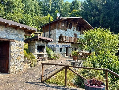 Foto Rustico in Parco del castagno, Albino di 199 m² con 4 locali