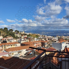 Foto Appartamento in via gaetano alessi, Messina Gazzi di 120 m² in vendita
