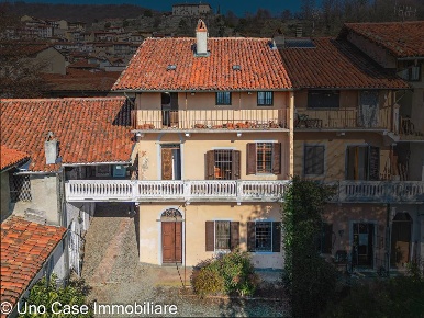 Foto Rustico a Burolo di 336 m² con 6 locali in vendita