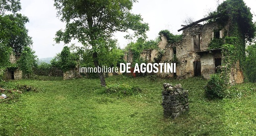 Foto Rustico in Via Barro, Invorio di 800 m² con 15 locali in vendita