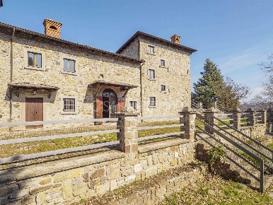 Foto Rustico a Montefiorino Gusciola di 640 m² con 30 locali in vendita