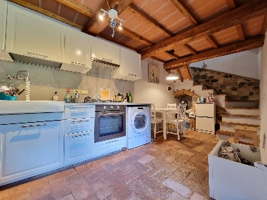 Foto Rustico a Camaiore Camaiore Paese di 65 m² con 6 locali in vendita