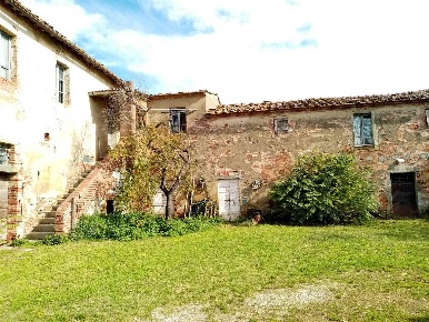 Foto Rustico a Sinalunga Centro di 1200 m² con 20 locali in vendita