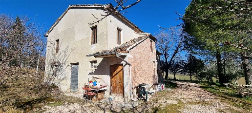 Foto Rustico a San Severino Marche di 140 m² con 4 locali in vendita
