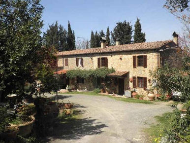 Foto Rustico in Via delle Mandriacce, Montescudaio di 450 m² con 15 locali