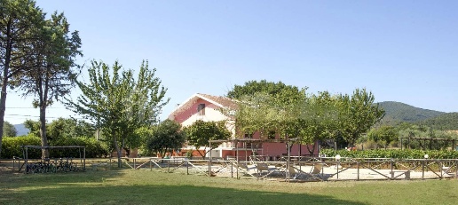 Foto Rustico a Gavorrano di 290 m² con 6 locali in vendita