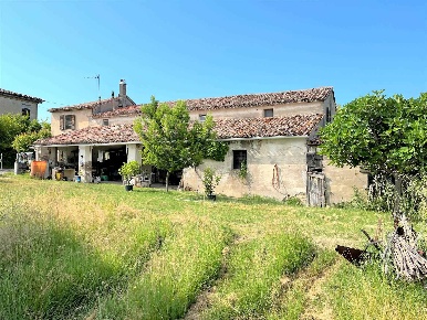 Foto Rustico a Coriano Cerasolo di 346 m² con 10 locali in vendita