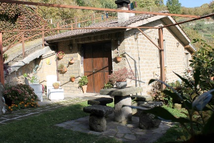 Foto Rustico a Canepina di 31 m² con 1 locali in vendita