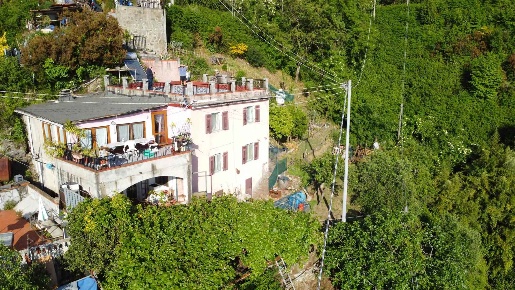 Foto Rustico in Località Seroa, Vernazza di 181 m² con 8 locali in vendita