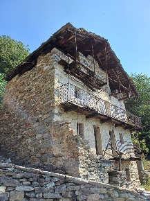 Foto Rustico in Frazione Boschi Sotto 1, Perloz di 200 m² con 5 locali