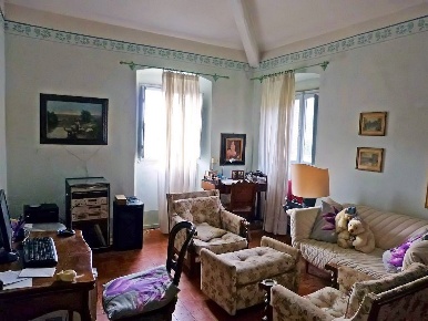 Foto Rustico a Camaiore Camaiore Paese di 330 m² con 15 locali in vendita