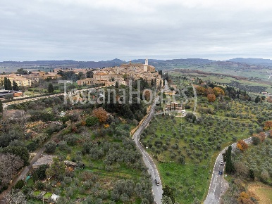 Foto Rustico a Pienza Centro di 550 m² con 10 locali in vendita