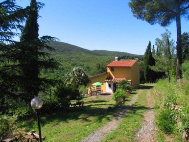 Foto Rustico in Strada Provinciale del Vaiolo, Rosignano Marittimo di 70 m²