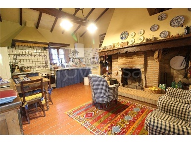 Foto Rustico a Barberino Tavarnelle di 375 m² con 8 locali in vendita