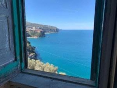 Foto Rustico a Vico Equense Centro di 400 m² con 5 locali in vendita