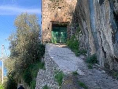 Foto Rustico a Vico Equense Centro di 400 m² con 5 locali in vendita
