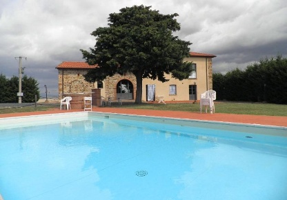 Foto Rustico in Via Matassina, Santa Luce di 380 m² con 12 locali