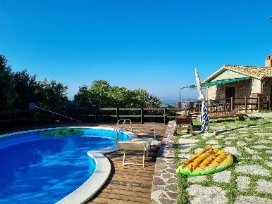 Foto Rustico a Montasola di 362 m² con 12 locali in vendita