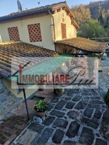 Foto Rustico a San Giovanni Valdarno di 110 m² con 4 locali in vendita