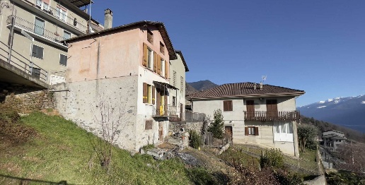 Foto Rustico a Buglio in Monte Centro di 73 m² con 6 locali in vendita