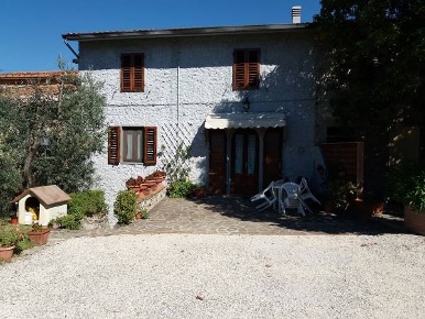 Foto Rustico in VIA RONCOVISI, Monsummano Terme di 160 m² con 6 locali