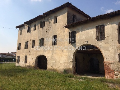 Foto Rustico in viale Priula 68, Nervesa della Battaglia di 740 m²