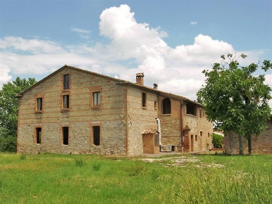 Foto Rustico a Asciano Centro di 700 m² con 7 locali in vendita