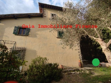 Foto Rustico a Pontassieve di 200 m² con 8 locali in vendita