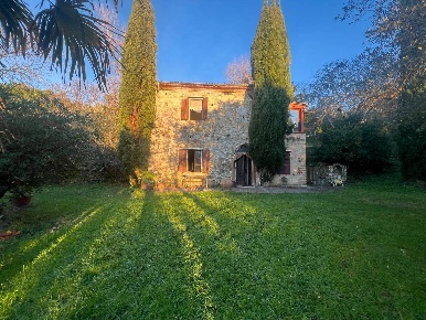 Foto Rustico a Castellina Marittima di 105 m² con 4 locali in vendita