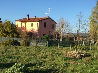 Foto Rustico a Roccastrada di 160 m² con 8 locali in vendita