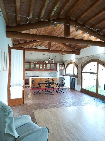 Foto Rustico a Mantova di 290 m² con 7 locali in vendita