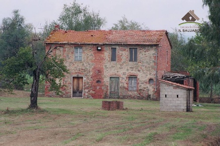 Foto Rustico a Altopascio di 200 m² con 6 locali in vendita