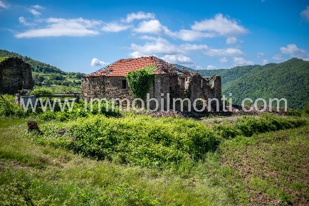 Foto Rustico a Serole di 2385 m² con 12 locali in vendita