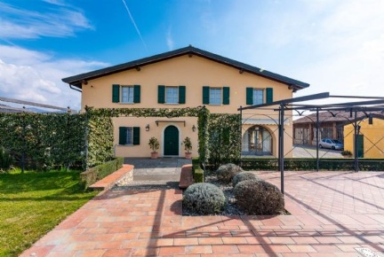 Foto Rustico in Via Risorgimento n.1, Passirano Centro di 468 m² in vendita