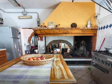 Foto Rustico in VIA DELLA LIBERTA' S.C, Vinci Vitolini di 240 m² in vendita