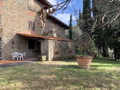 Foto Rustico a Reggello di 420 m² con 17 locali in vendita