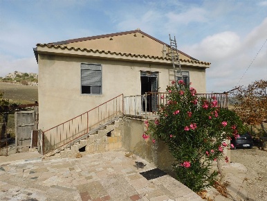 Foto Rustico in grottarossa, Caltanissetta di 100 m² con 4 locali