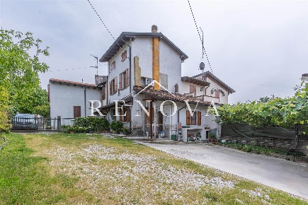 Foto Rustico in Strada Fonda 19, Peschiera del Garda di 128 m² con 7 locali