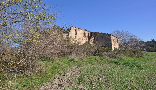 Foto Rustico a Montecatini Val di Cecina di 460 m² con 10 locali in vendita