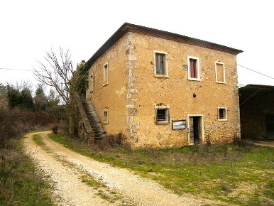 Foto Rustico a Rapolano Terme di 200 m² con 8 locali in vendita