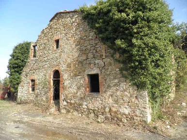 Foto Rustico a Pomarance Serrazzano di 450 m² con 9 locali in vendita