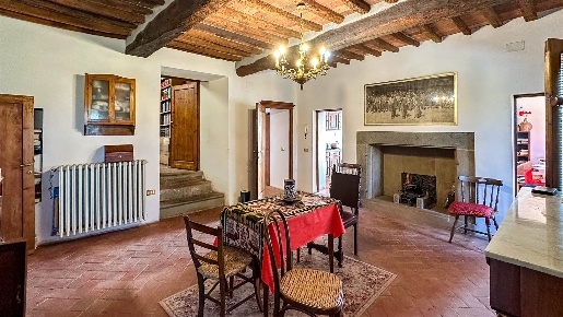 Foto Rustico in Via Ciri snc, Larciano di 400 m² con 16 locali in vendita
