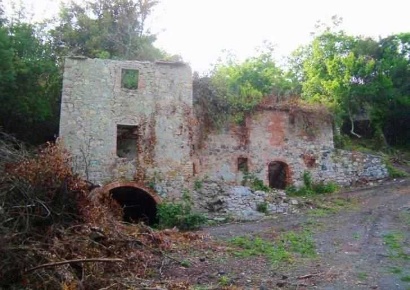 Foto Rustico in Via della Lopia, Riparbella di 320 m² con 9 locali
