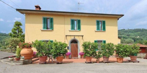 Foto Rustico in Via dei Giannini, Montecatini-Terme di 470 m² con 9 locali